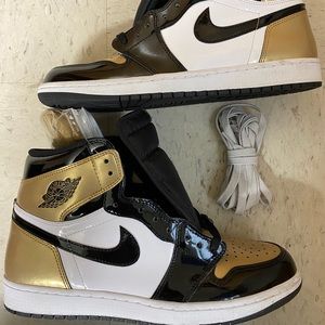 Air Jordan 1 Retro High OG NRG ‘Gold Toe’ Size 12